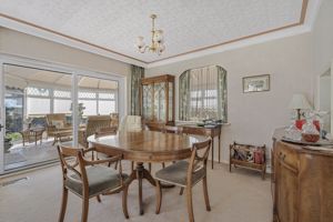 Lounge/Diner- click for photo gallery